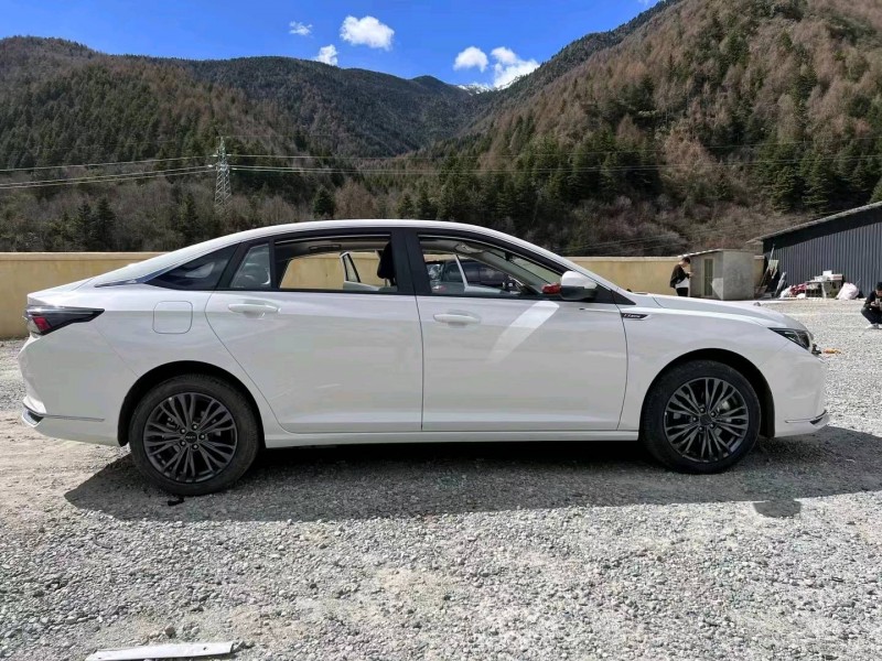 成都22年东风奕炫8