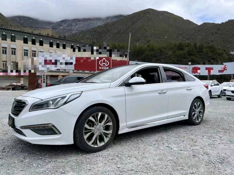 成都16年现代索纳塔九2