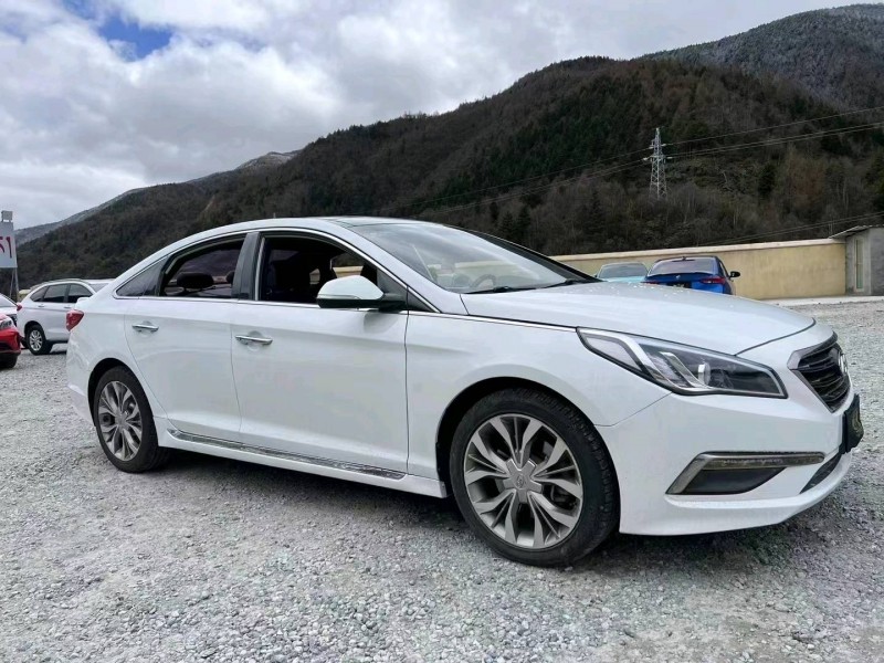 成都16年现代索纳塔九3