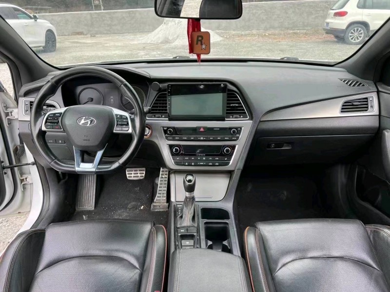 成都16年现代索纳塔九6