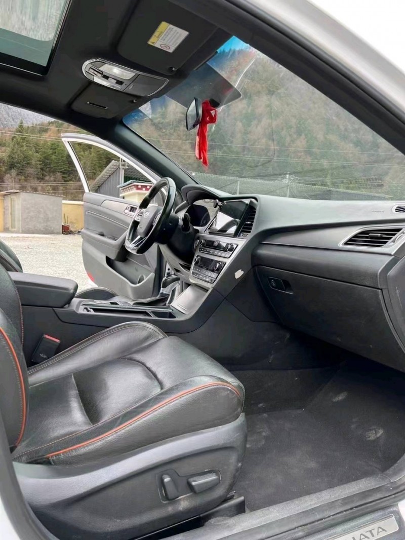 成都16年现代索纳塔九7