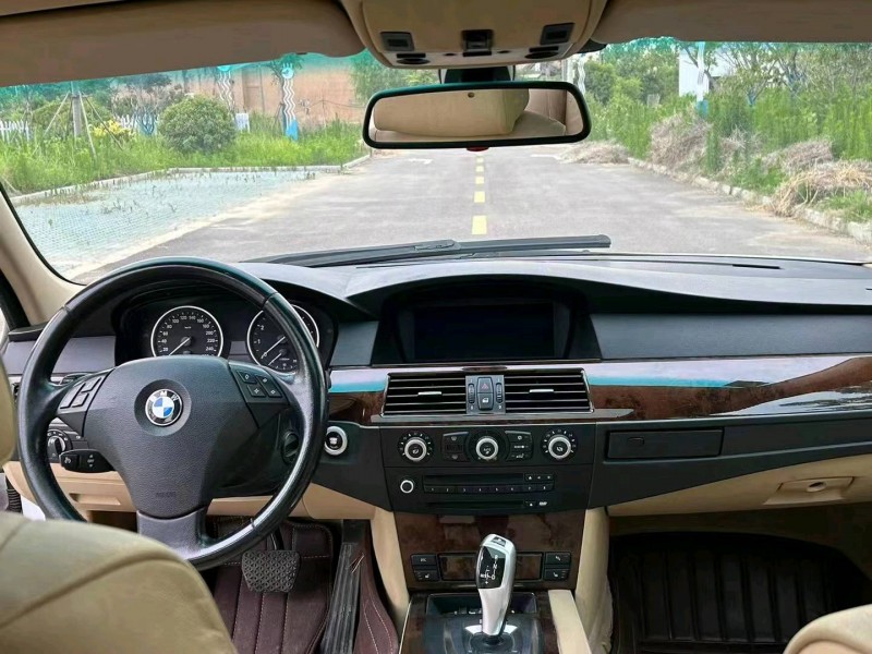 徐州09年宝马5系4
