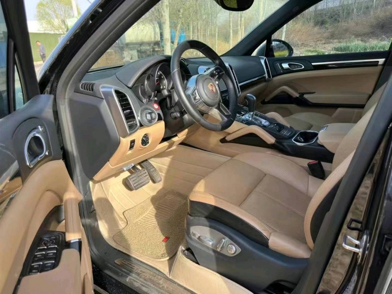 洛阳15年保时捷卡宴8