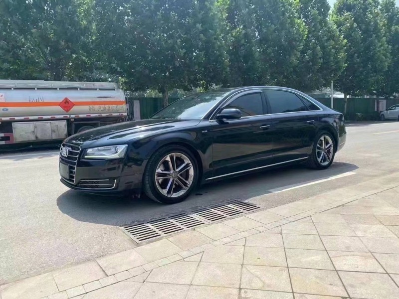 东营17年奥迪A8L2