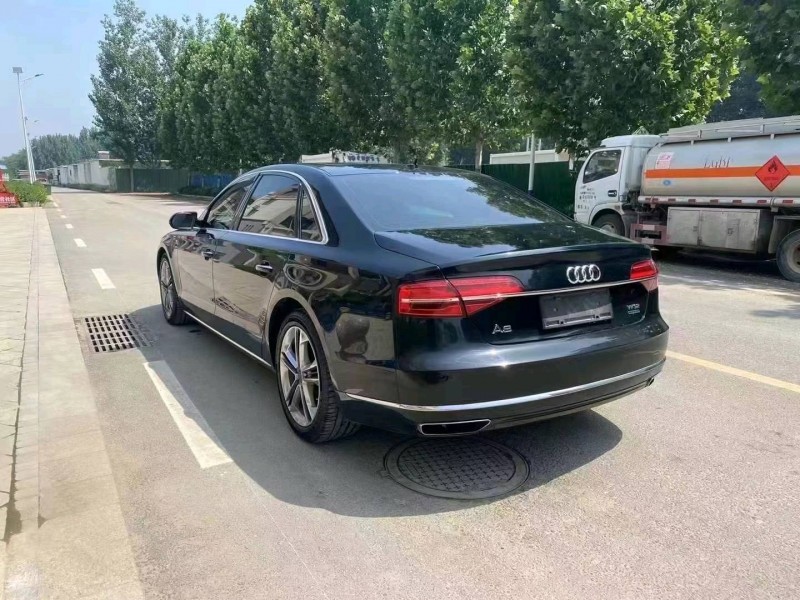 东营17年奥迪A8L4
