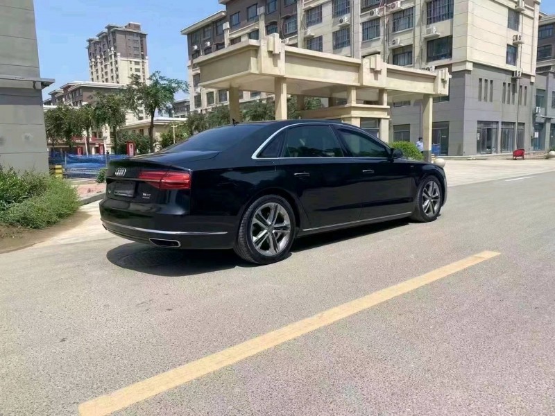 东营17年奥迪A8L5