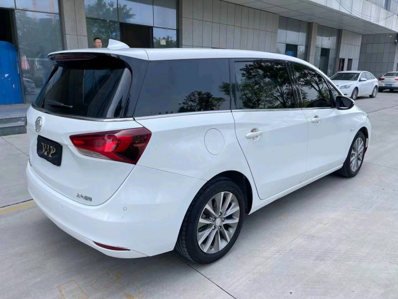 东营19年别克GL63