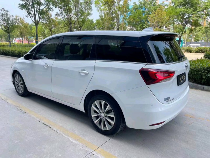 东营19年别克GL66