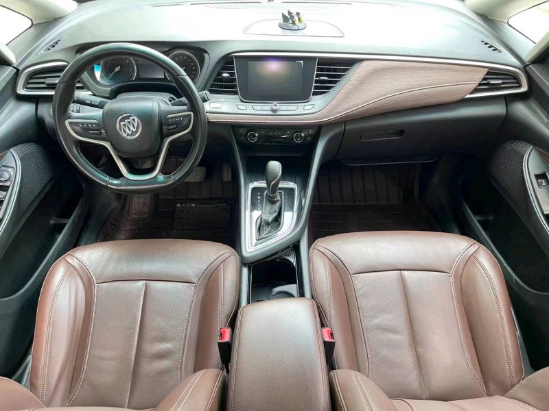 东营19年别克GL68