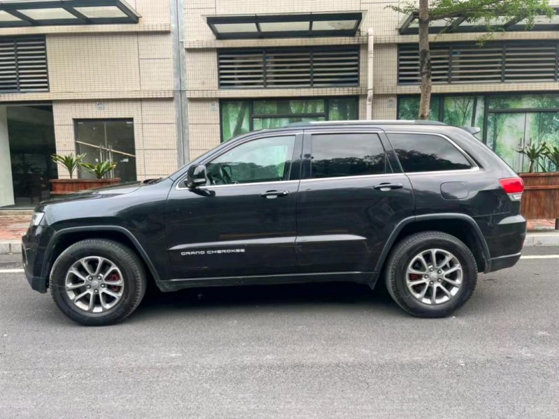 中山15年Jeep大切诺基3