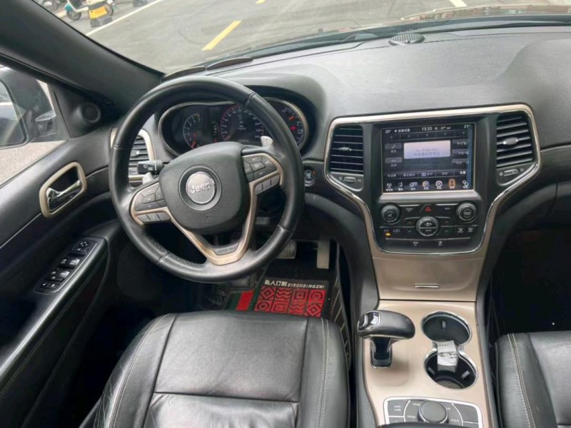中山15年Jeep大切诺基8
