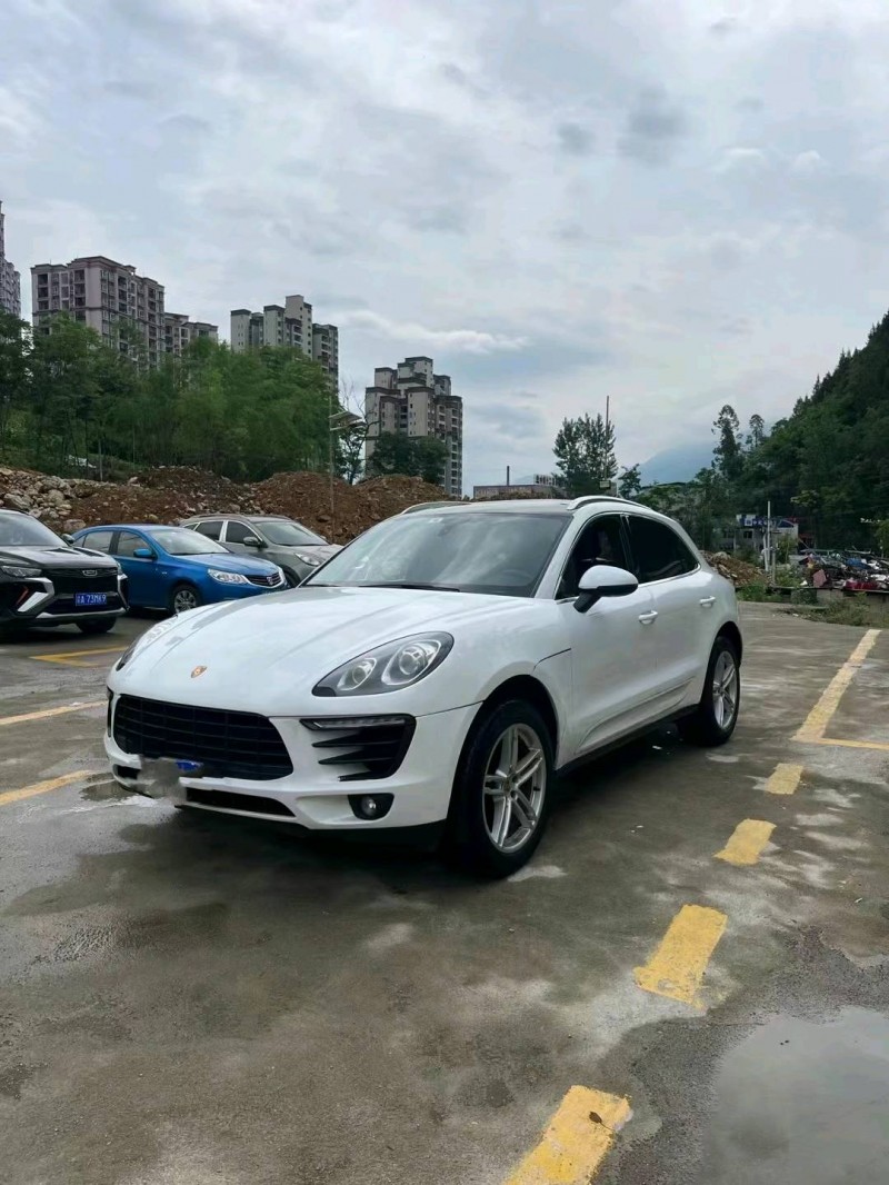 重庆15年保时捷Macan2