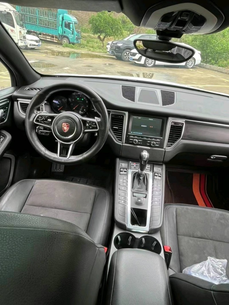重庆15年保时捷Macan4