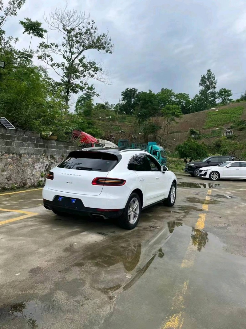 重庆15年保时捷Macan7