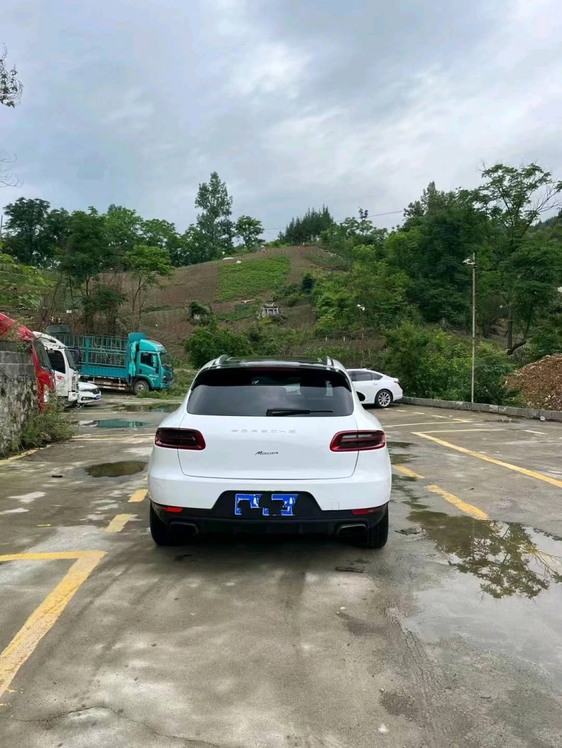 重庆15年保时捷Macan9