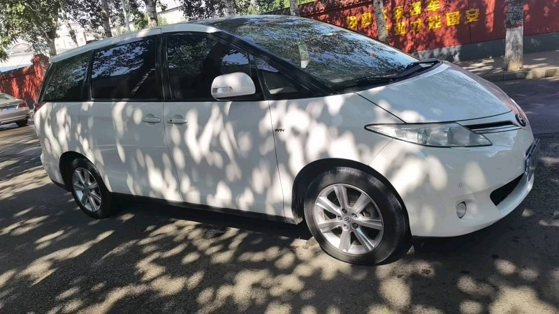 济宁11年丰田普瑞维亚3