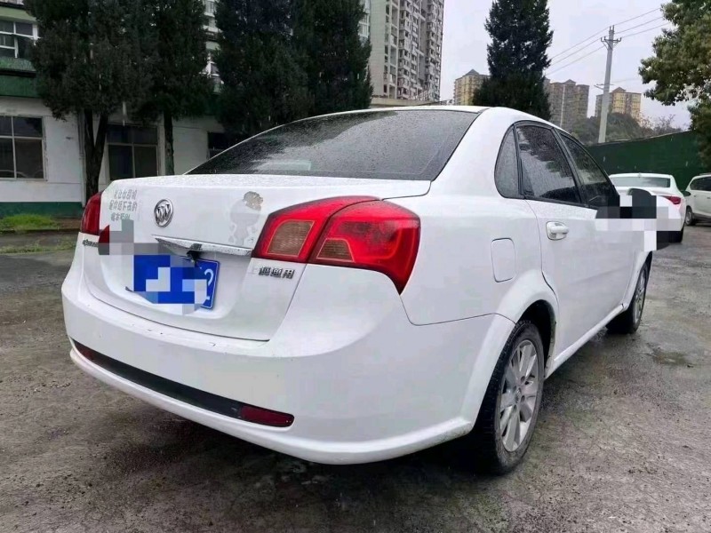 宜昌16年别克凯越7