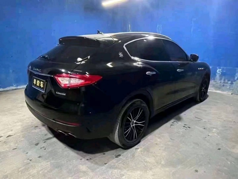 宜昌17年玛莎拉蒂Levante4