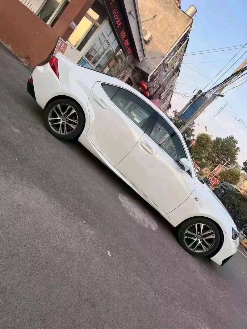 淮南19年雷克萨斯IS3