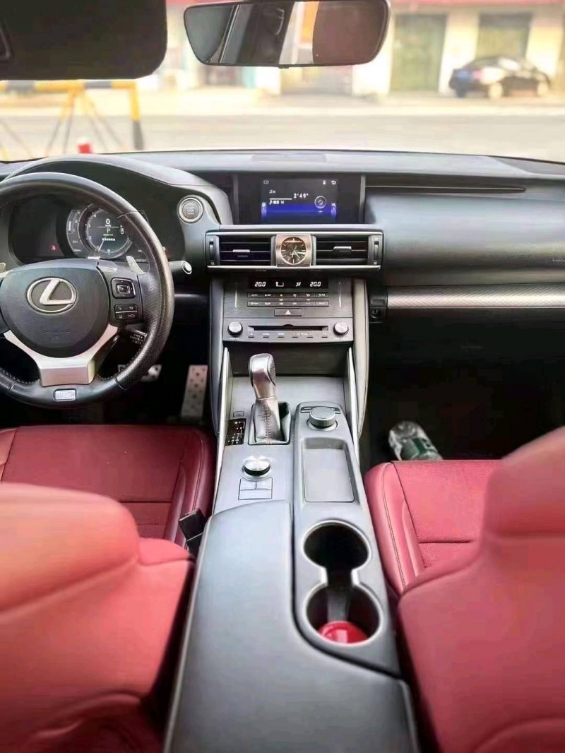 淮南19年雷克萨斯IS9