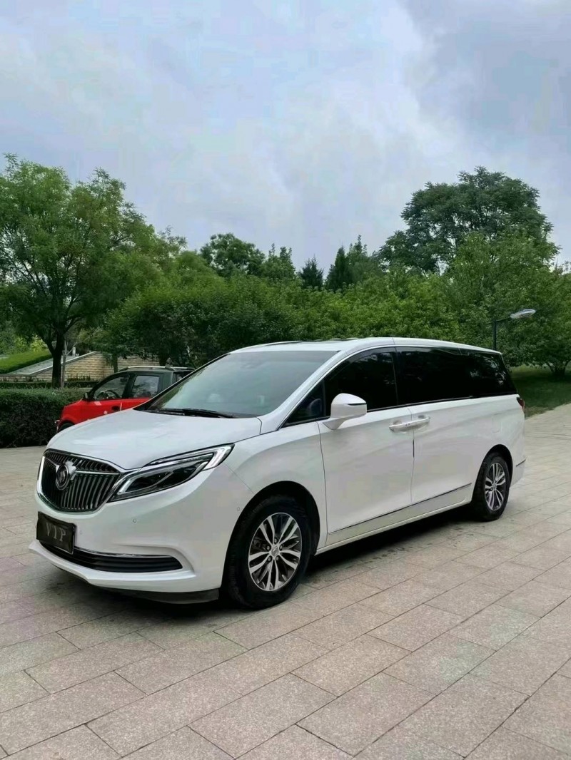 邢台18年别克GL82