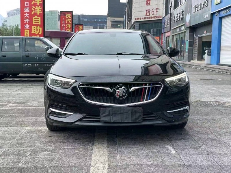 重庆18年别克君威1