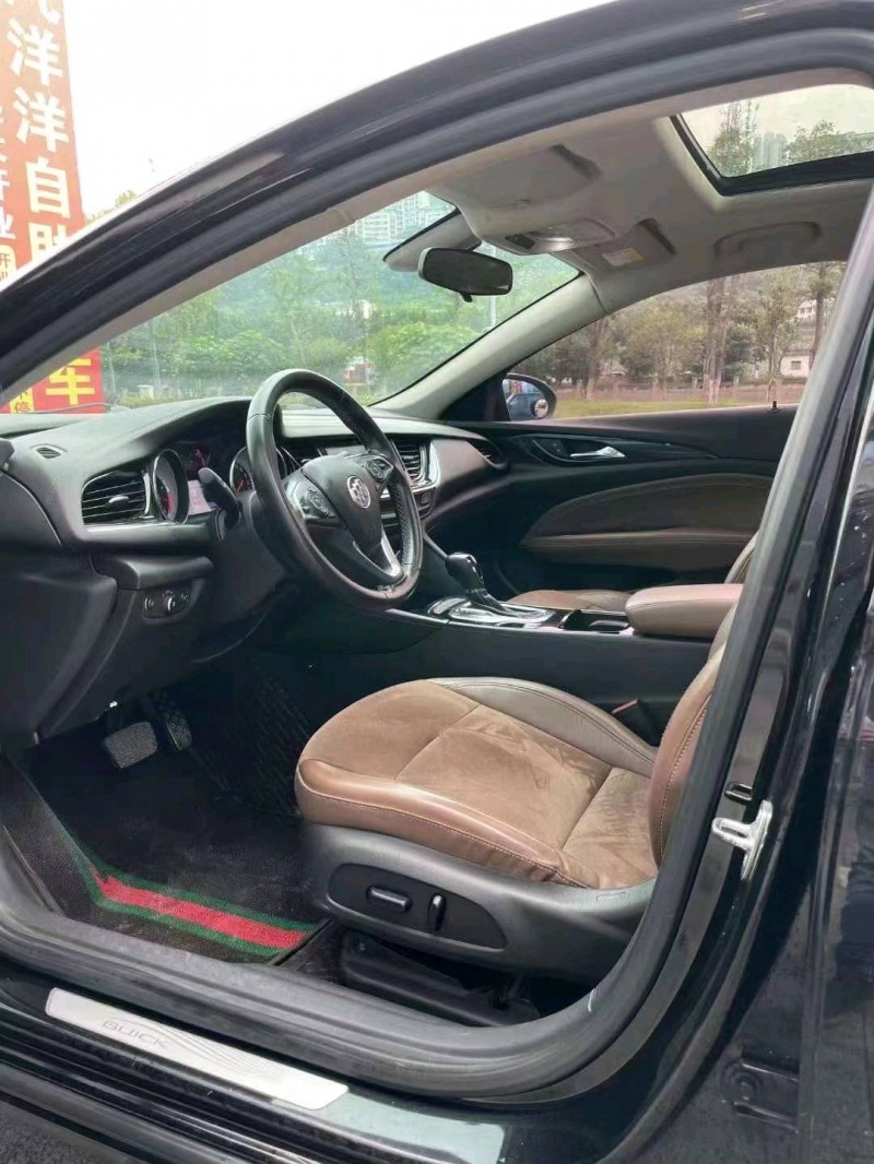 重庆18年别克君威5