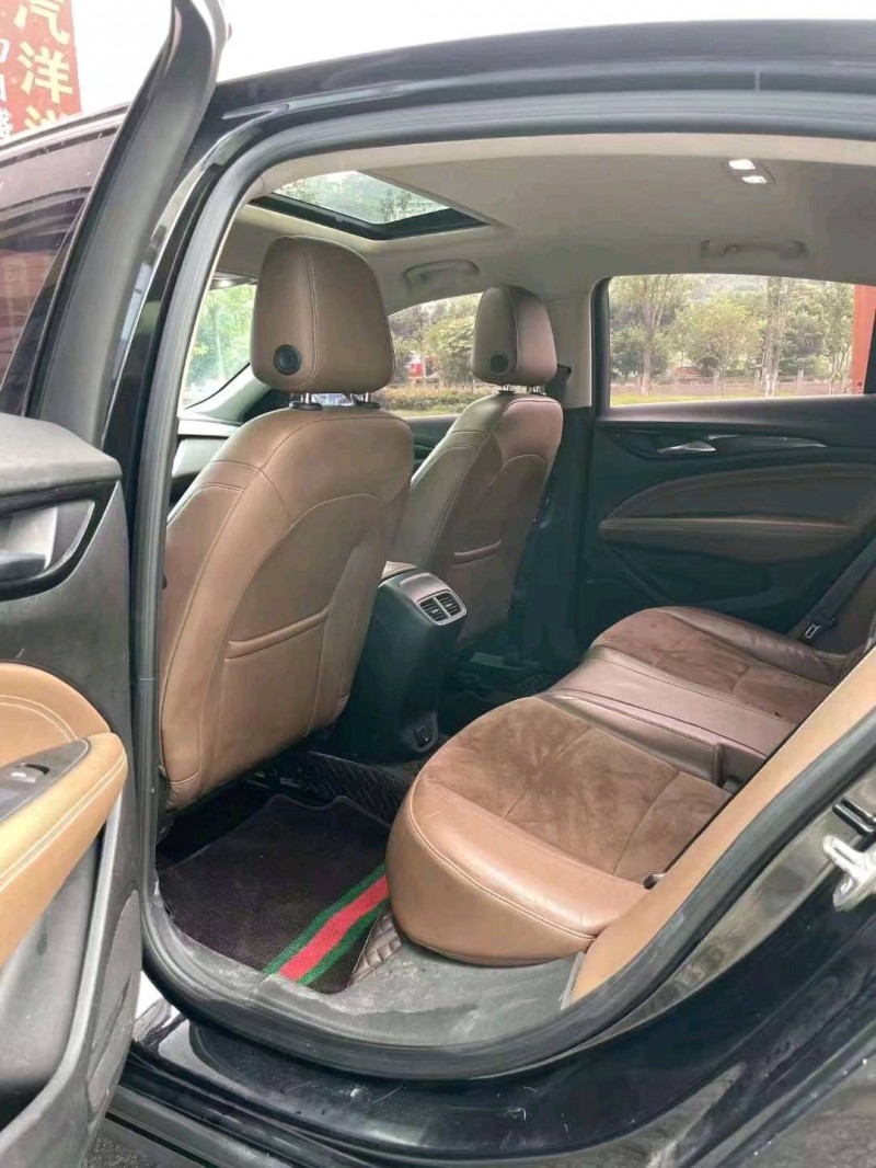 重庆18年别克君威7