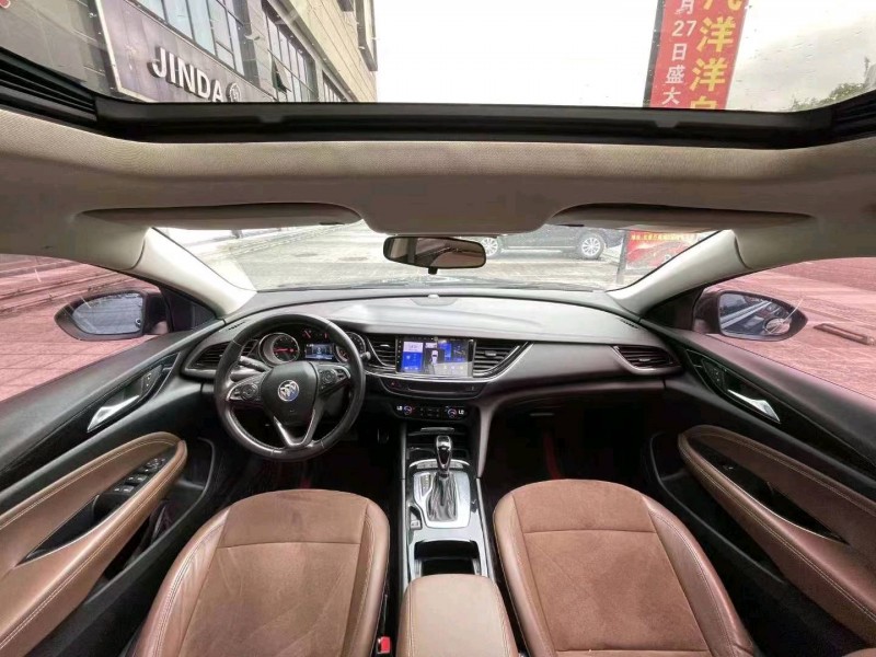 重庆18年别克君威8