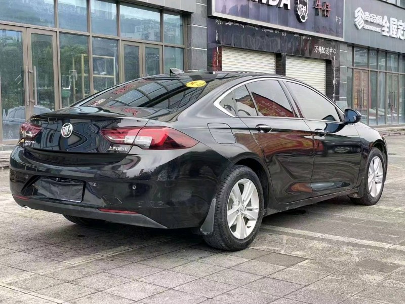 重庆18年别克君威9