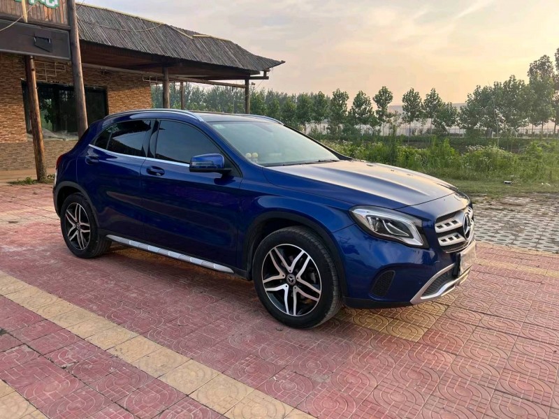 徐州17年奔驰GLA2