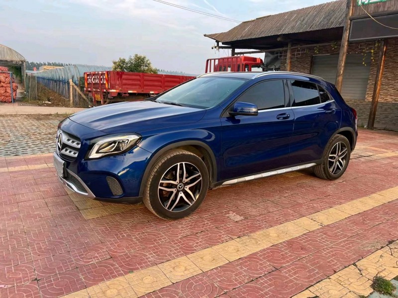 徐州17年奔驰GLA3