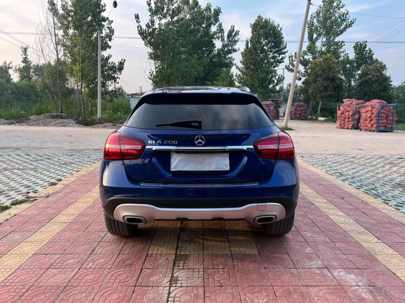 徐州17年奔驰GLA9