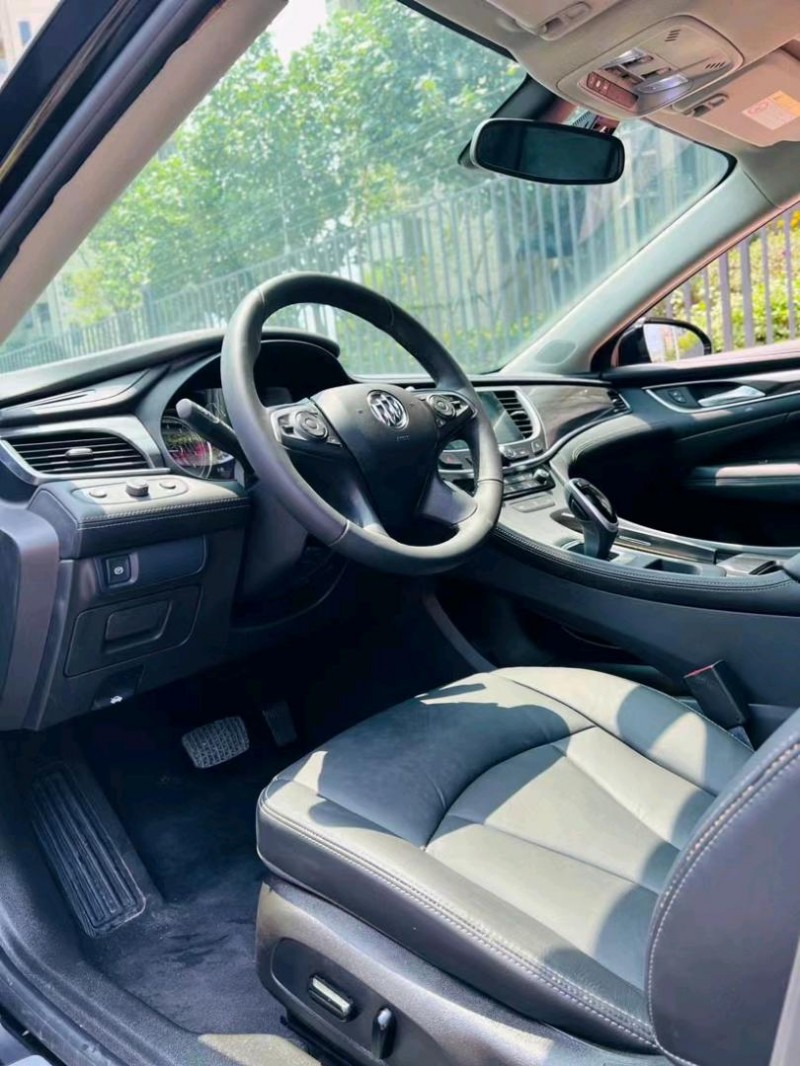 东莞20年别克君越5