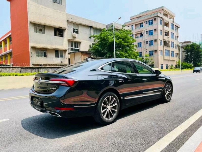 东莞20年别克君越8