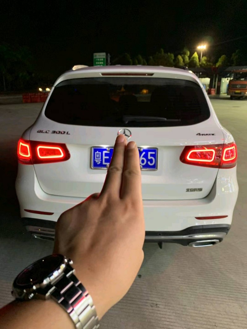 中山20年奔驰GLC9