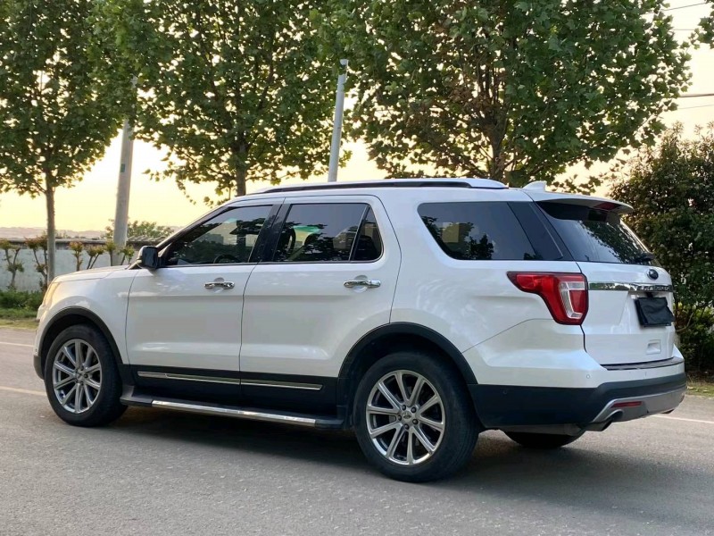 徐州17年福特探险者7