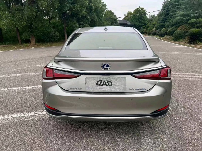 宜昌19年雷克萨斯ES7