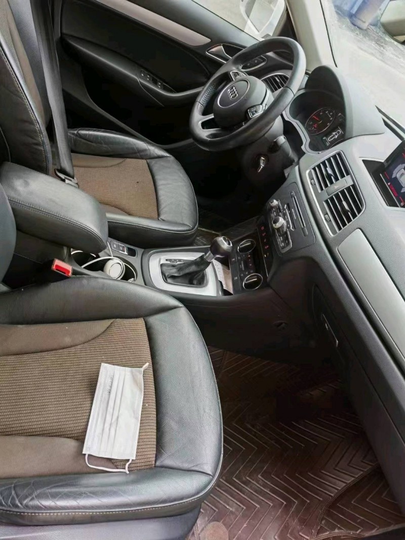 成都19年奥迪Q34