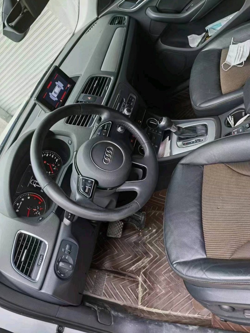 成都19年奥迪Q33