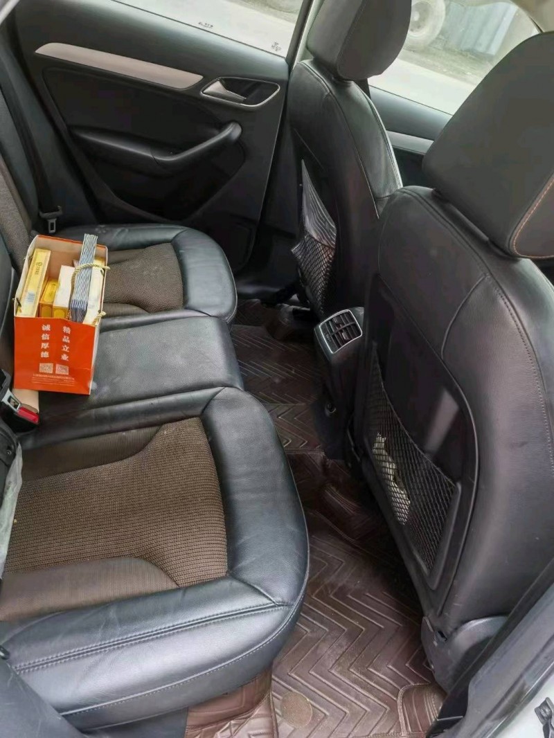 成都19年奥迪Q36