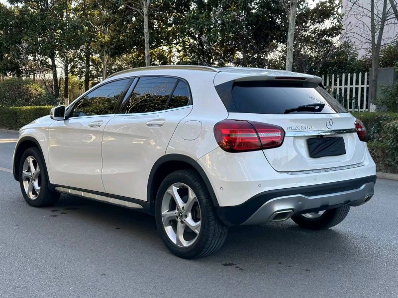 徐州18年奔驰GLA3