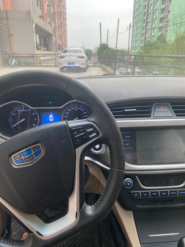 烟台17年吉利帝豪1