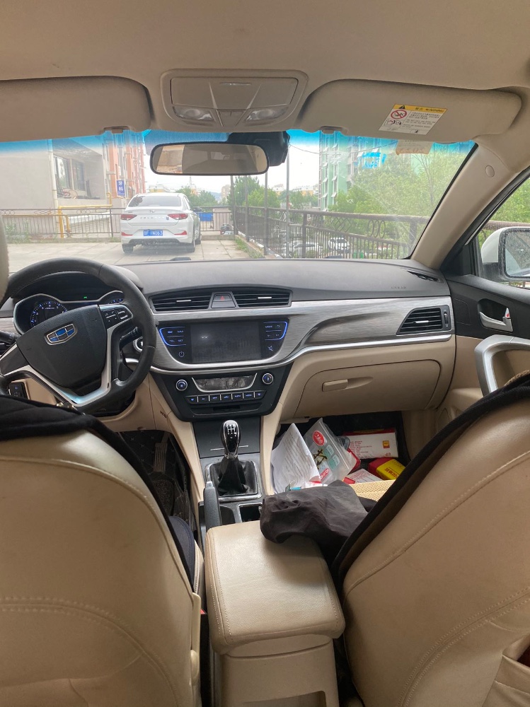 烟台17年吉利帝豪3