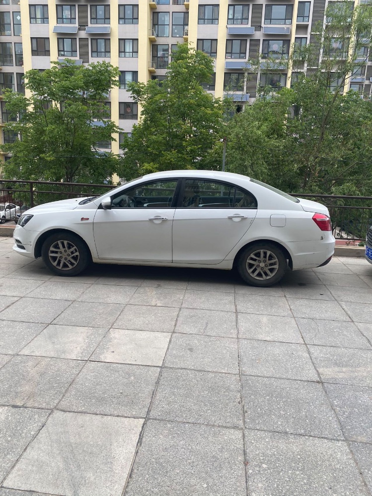 烟台17年吉利帝豪5