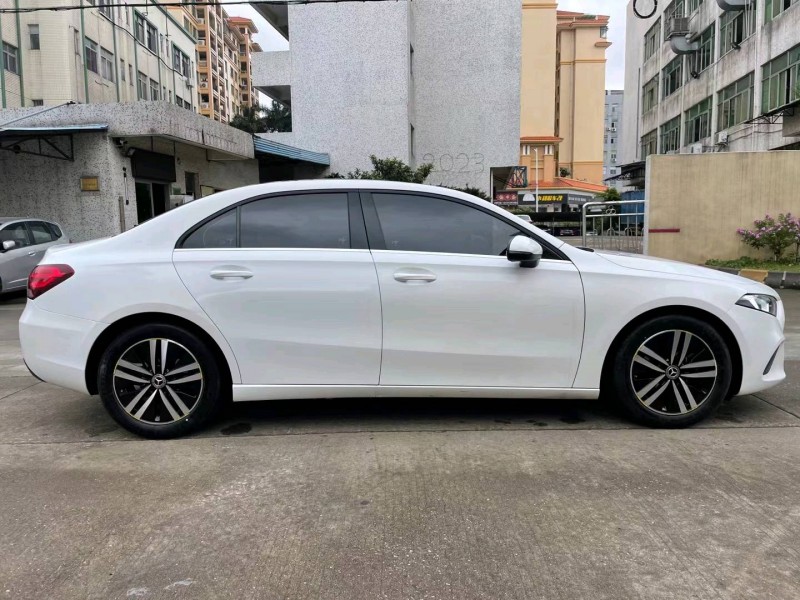 中山21年奔驰A2