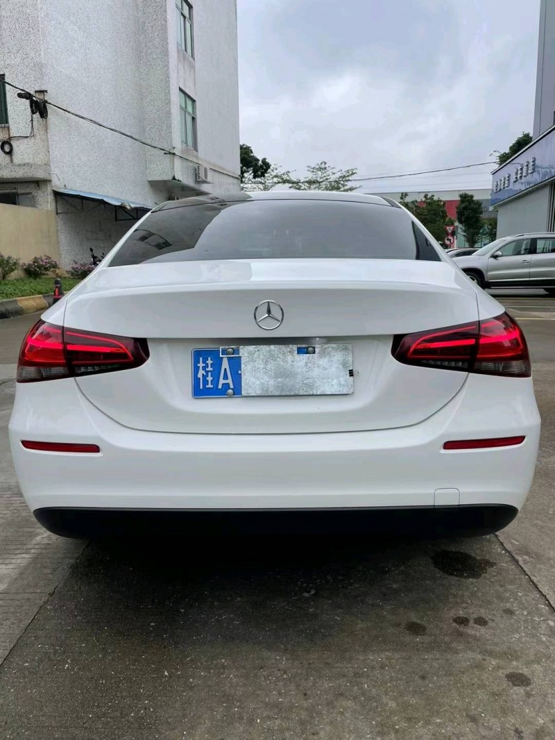 中山21年奔驰A9