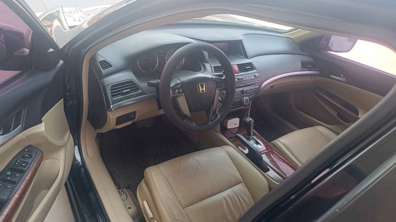 保定11年本田雅阁4