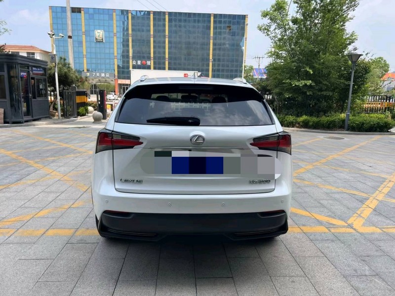 济宁17年雷克萨斯NX9