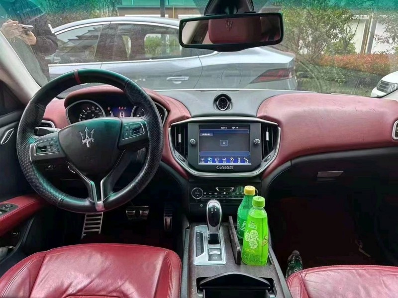 潍坊14年玛莎拉蒂Ghibli1